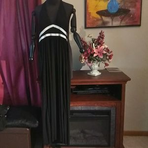 Sofia Vergara Long Black & White Dress Size S